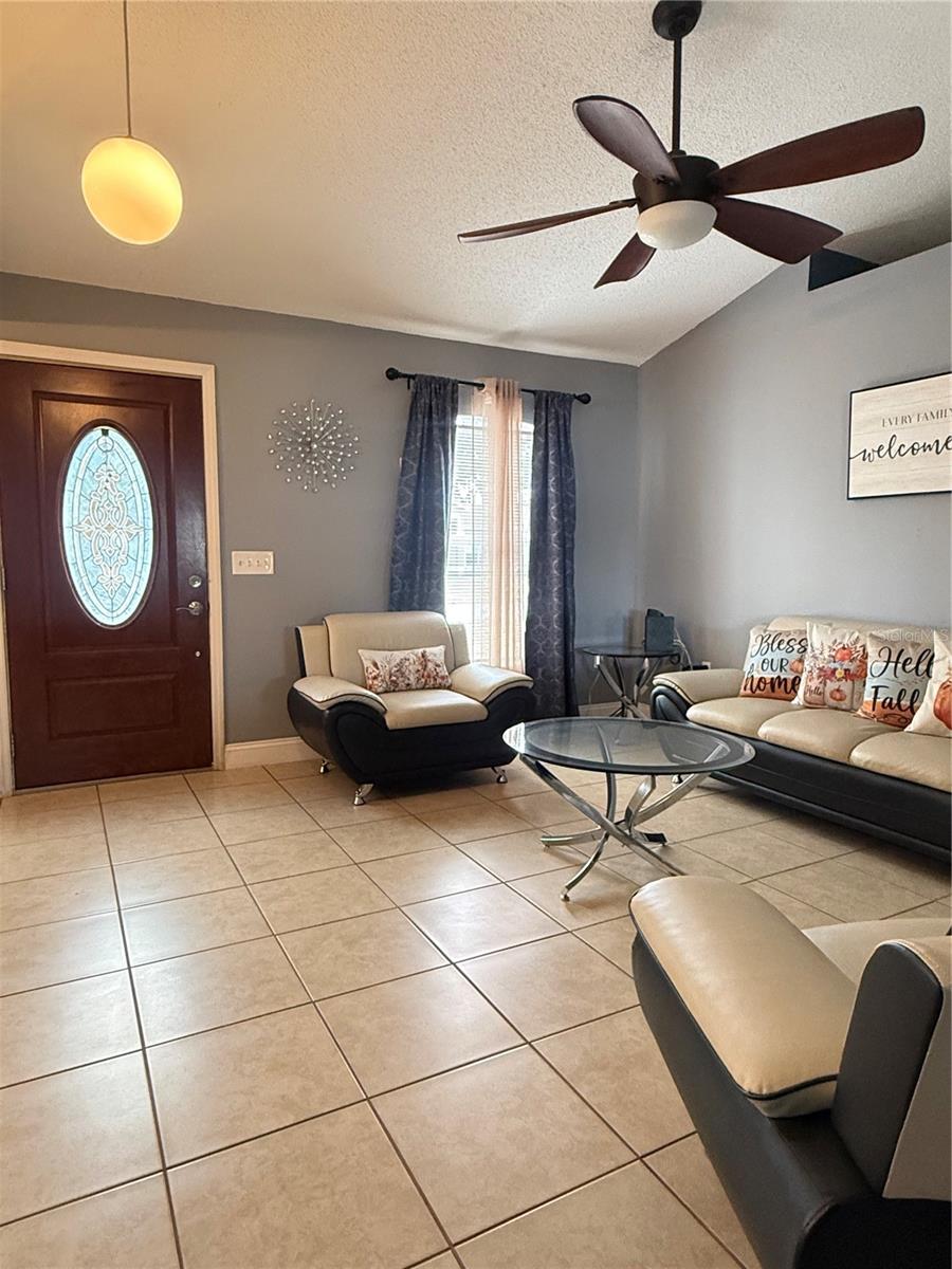 Image 16 of 51 For 407 Blackbird Way