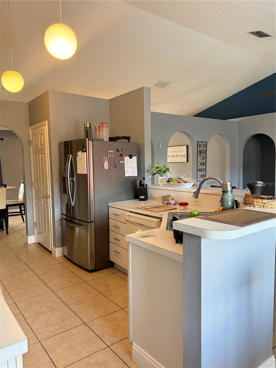 Image 17 of 51 For 407 Blackbird Way