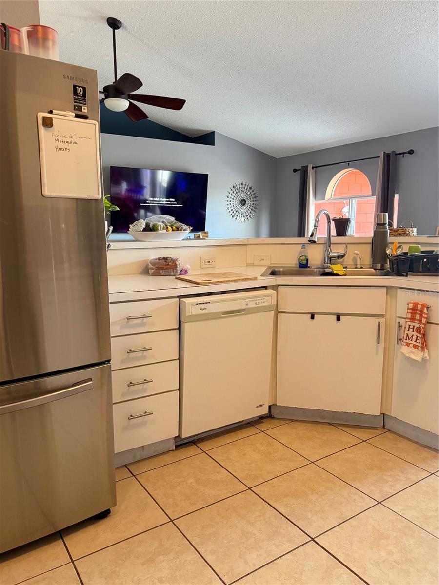 Image 21 of 51 For 407 Blackbird Way