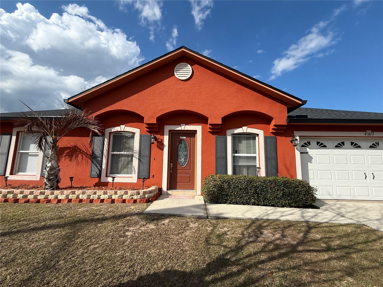 Image 3 of 51 For 407 Blackbird Way