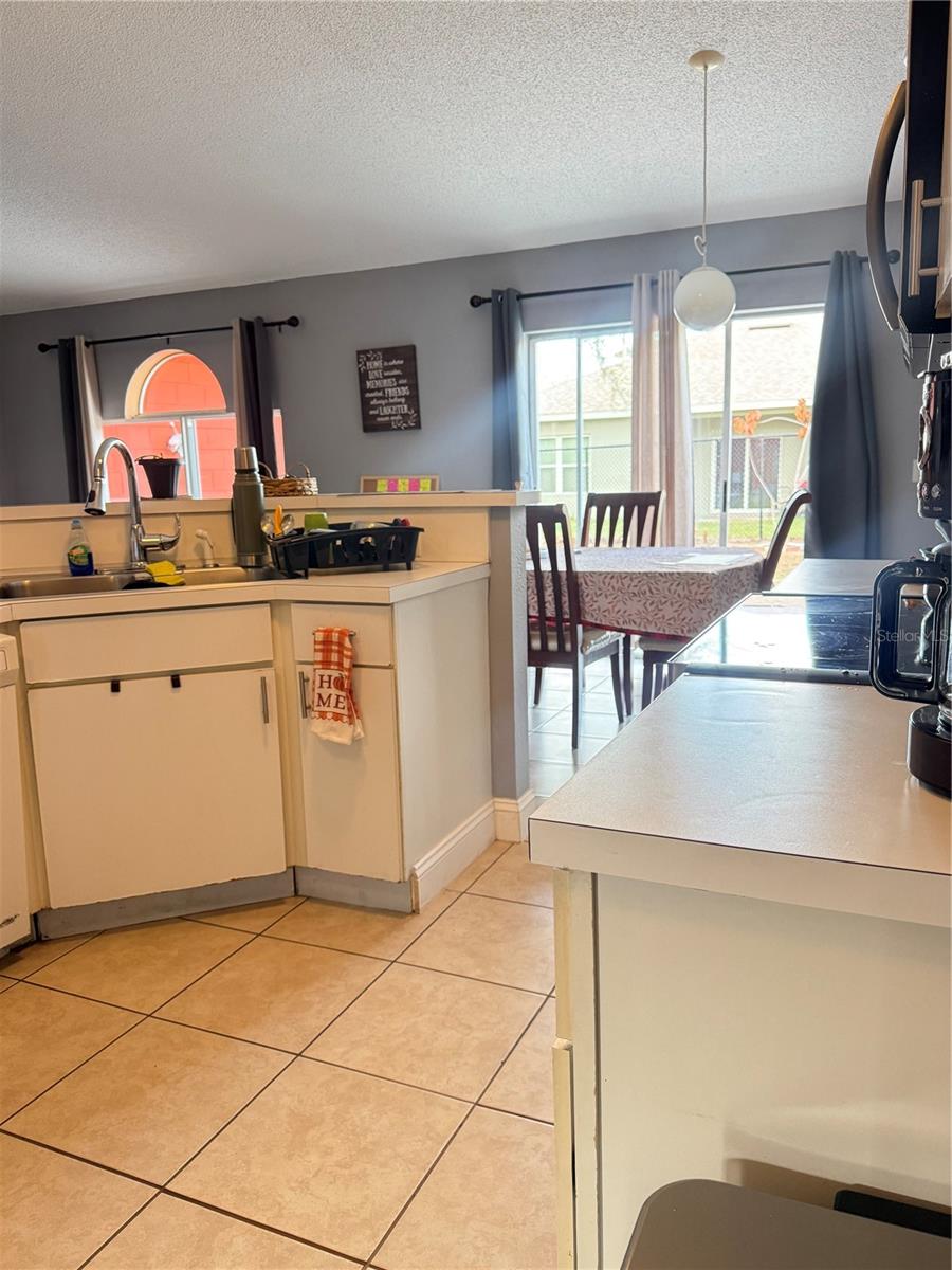 Image 30 of 51 For 407 Blackbird Way