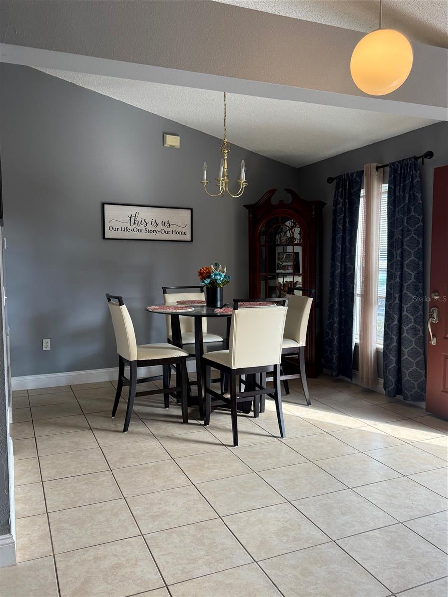 Image 32 of 51 For 407 Blackbird Way