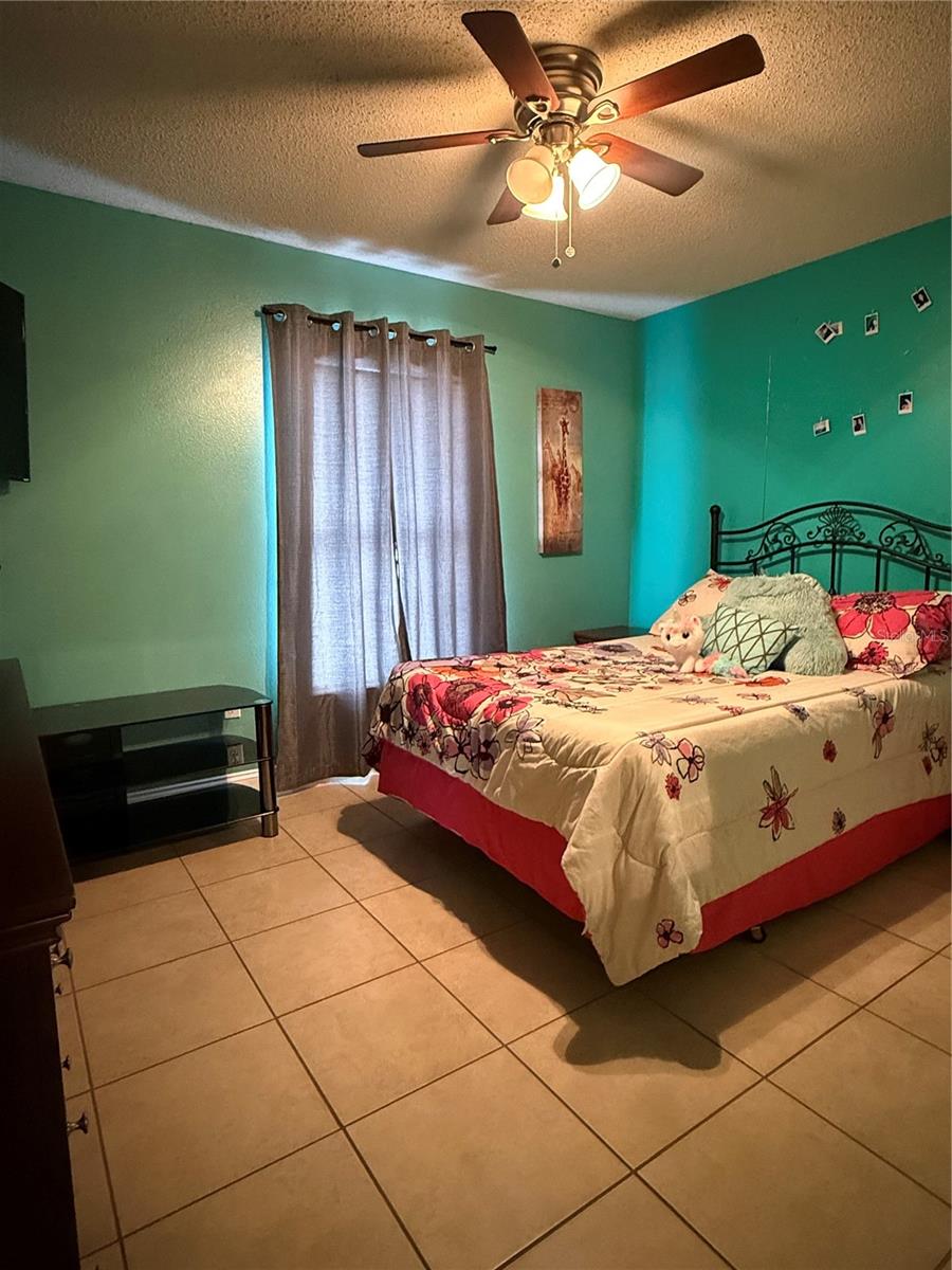 Image 36 of 51 For 407 Blackbird Way