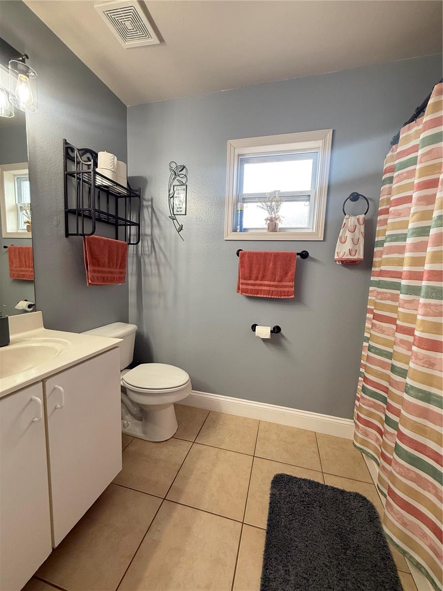 Image 40 of 51 For 407 Blackbird Way