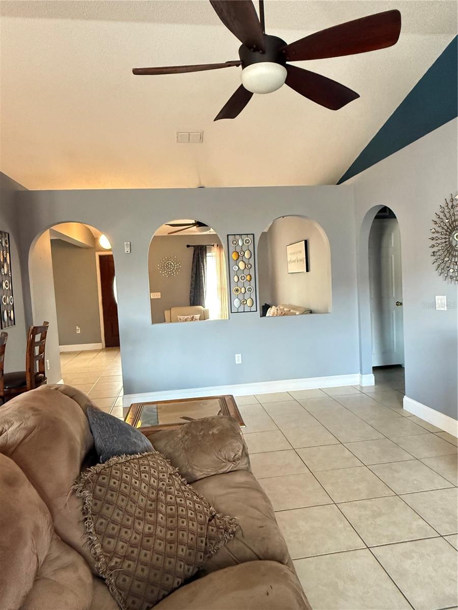 Image 43 of 51 For 407 Blackbird Way