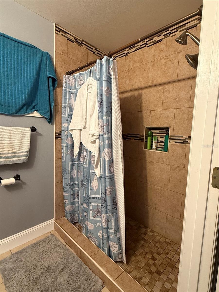 Image 47 of 51 For 407 Blackbird Way