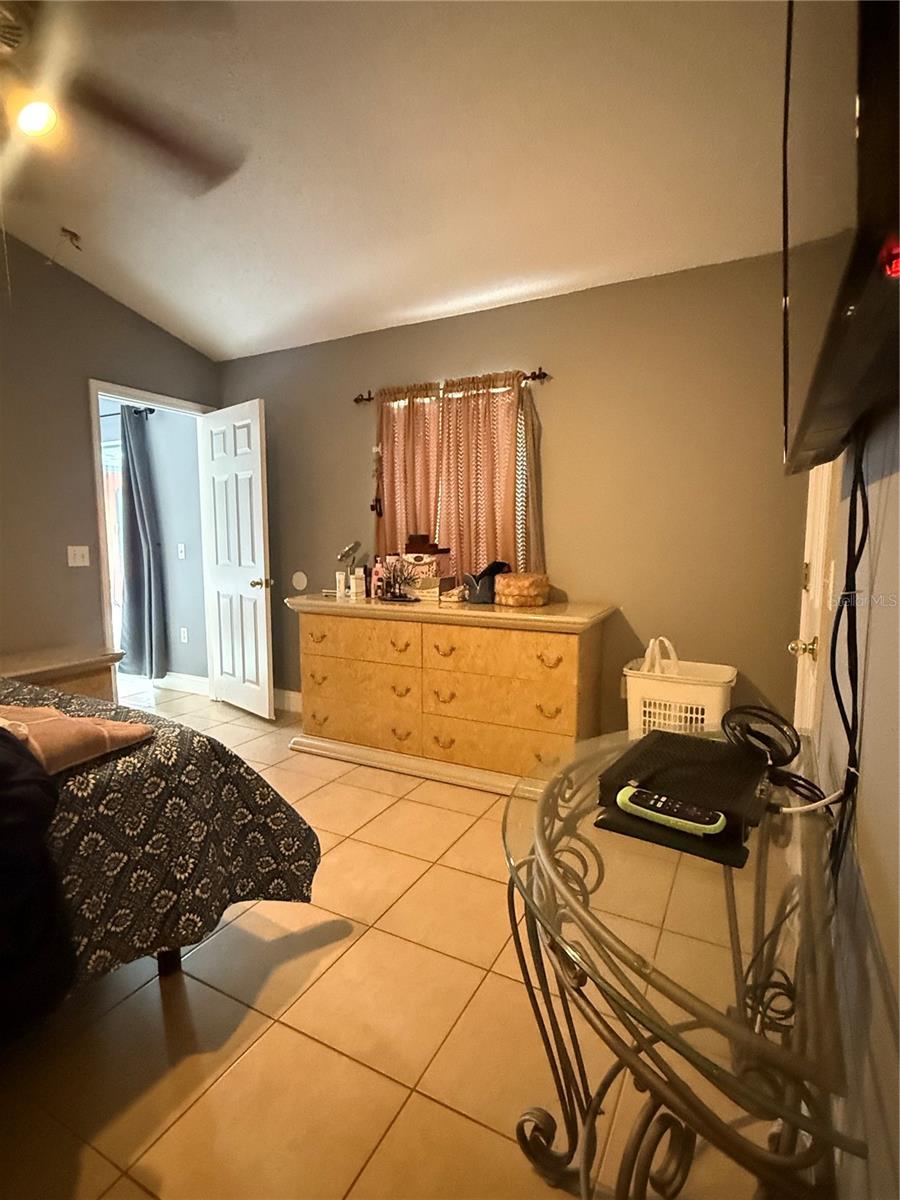 Image 48 of 51 For 407 Blackbird Way