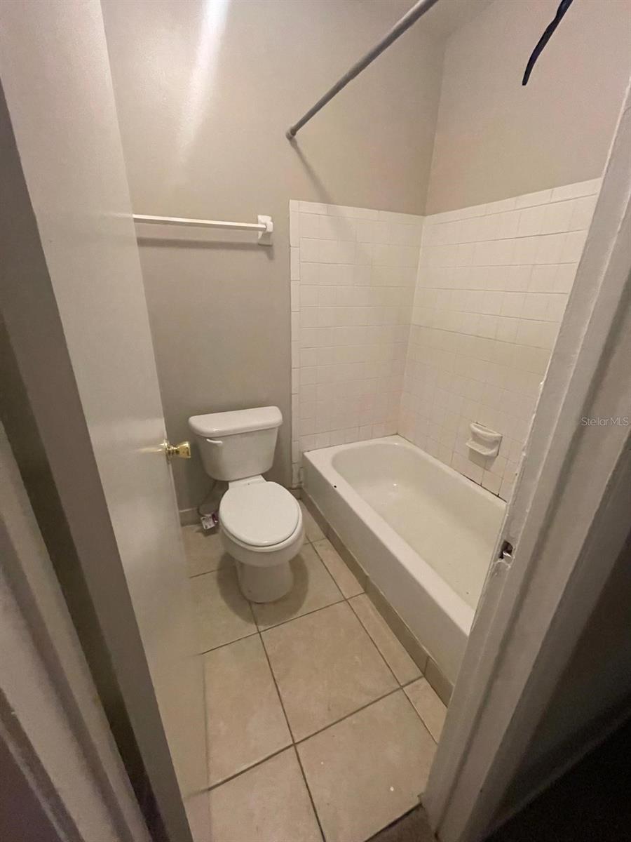 Image 4 of 6 For 4149 Semoran Boulevard 15