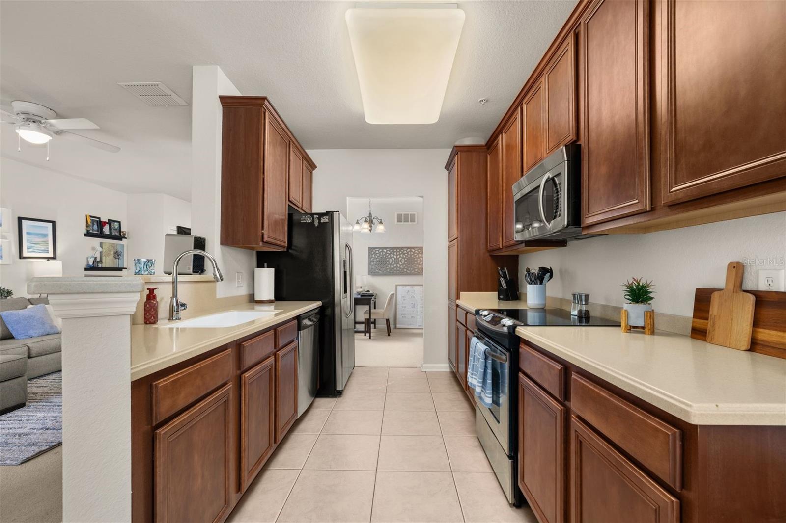 Image 22 of 82 For 1256 Romani Avenue