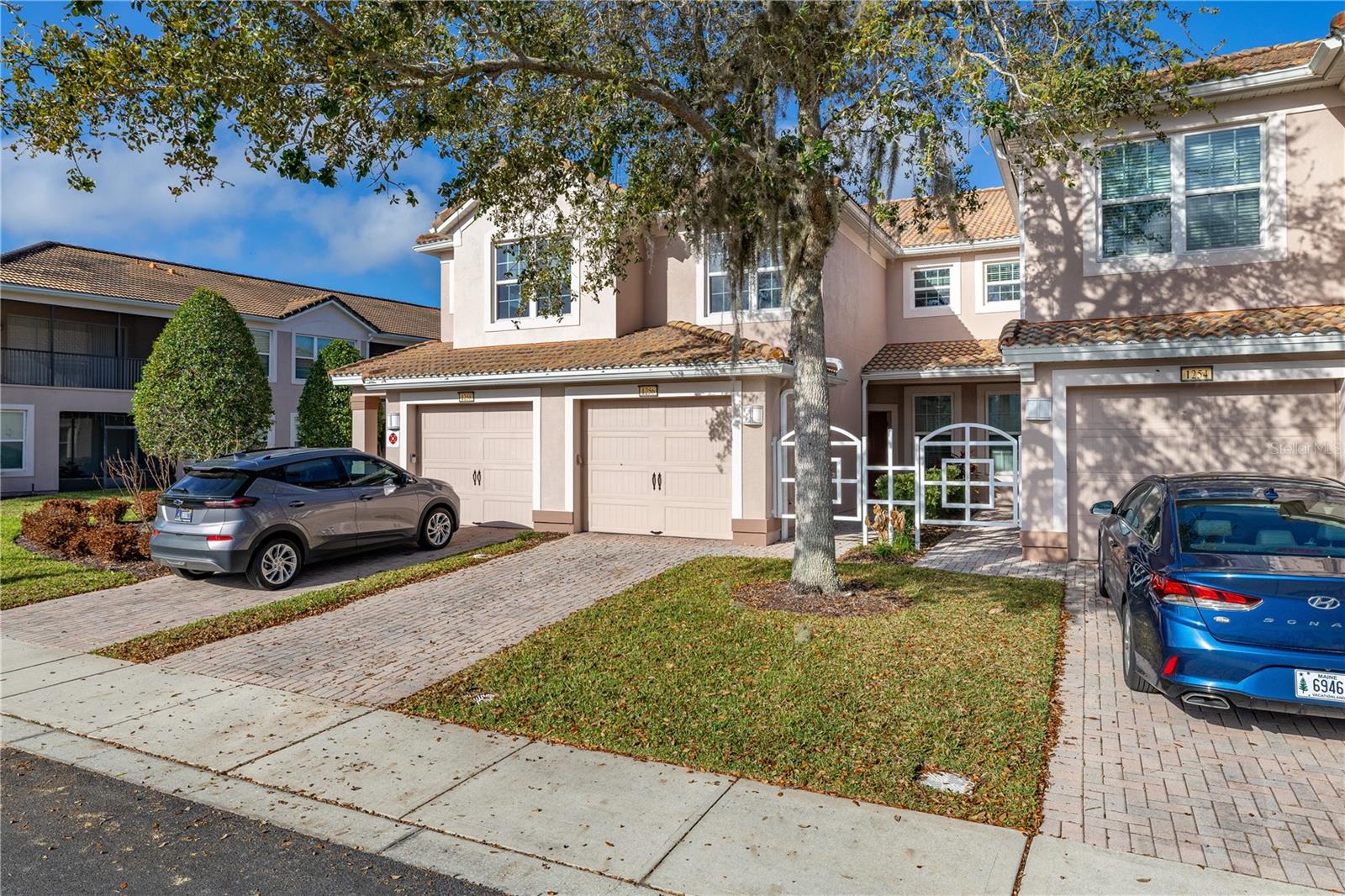 Image 4 of 82 For 1256 Romani Avenue