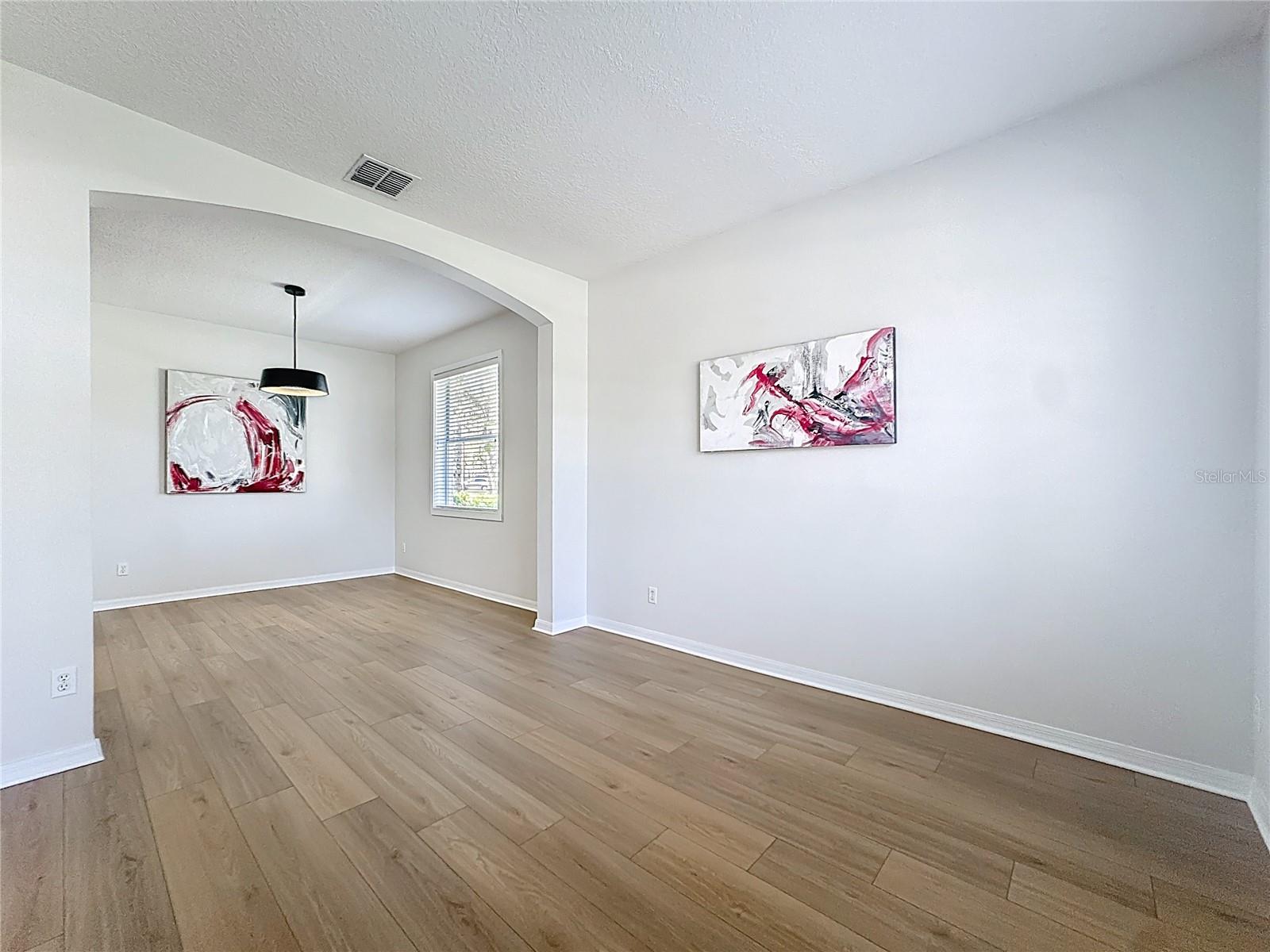 Image 11 of 58 For 336 Courtlea Park Drive