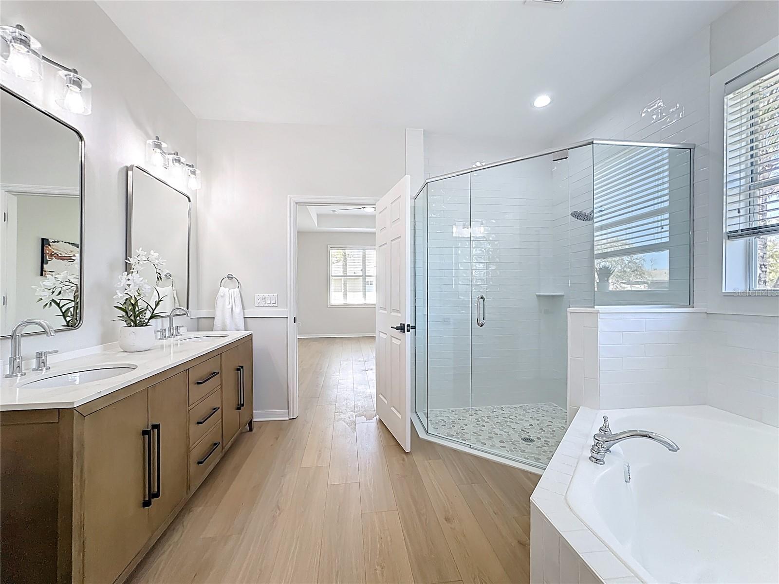 Image 20 of 58 For 336 Courtlea Park Drive