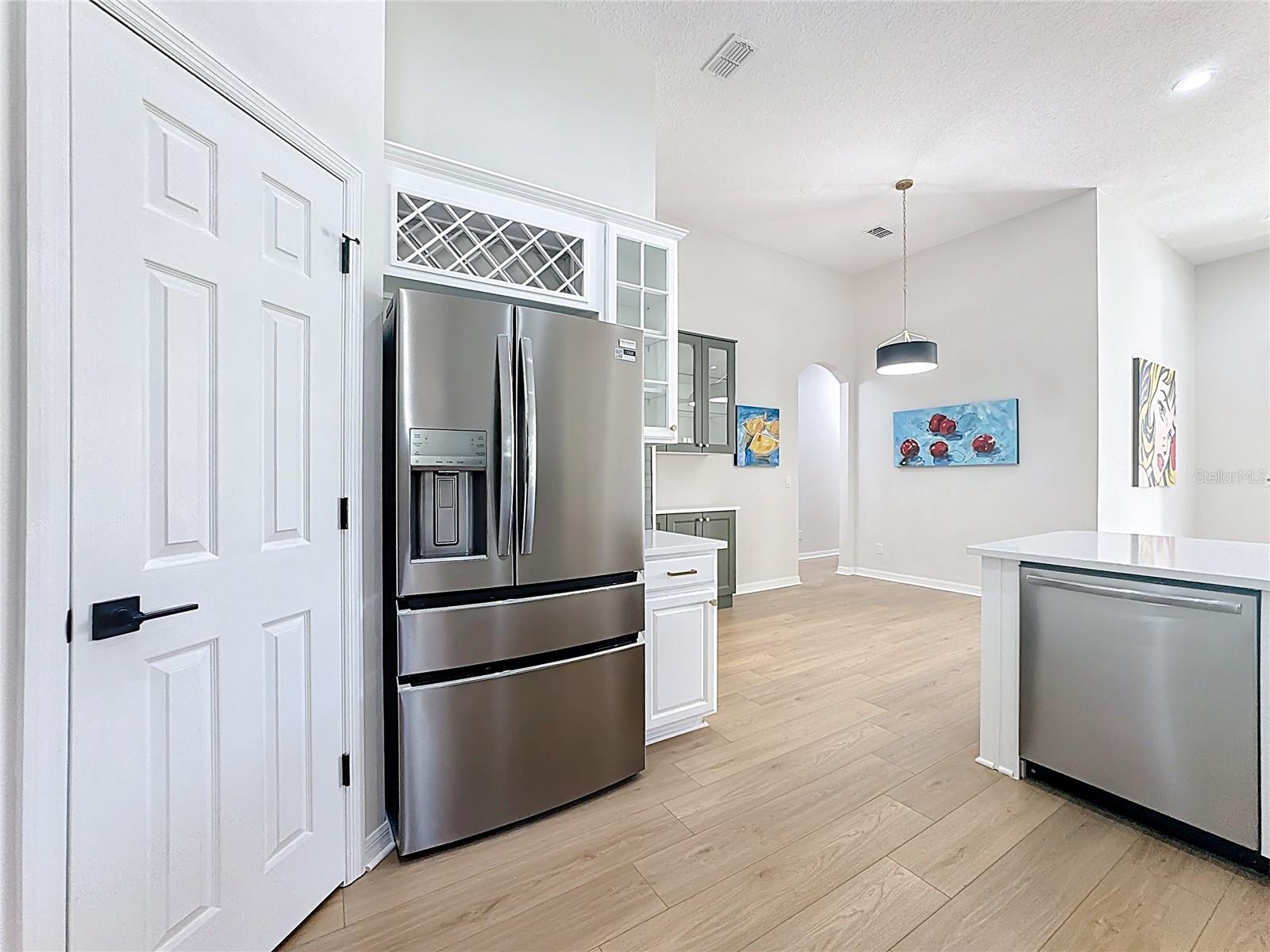 Image 4 of 58 For 336 Courtlea Park Drive