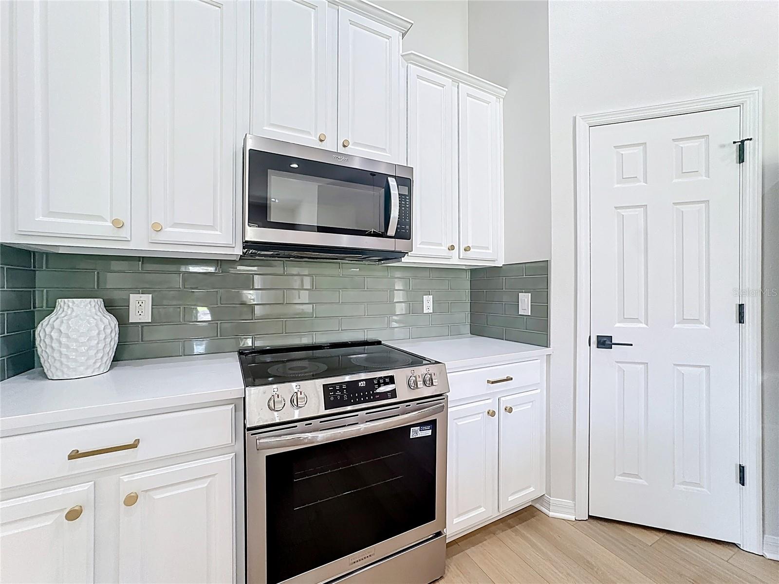 Image 5 of 58 For 336 Courtlea Park Drive