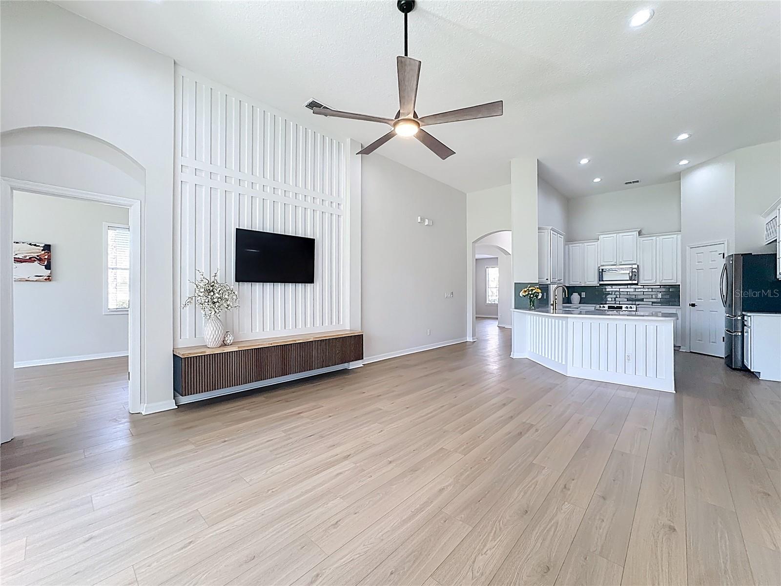 Image 8 of 58 For 336 Courtlea Park Drive