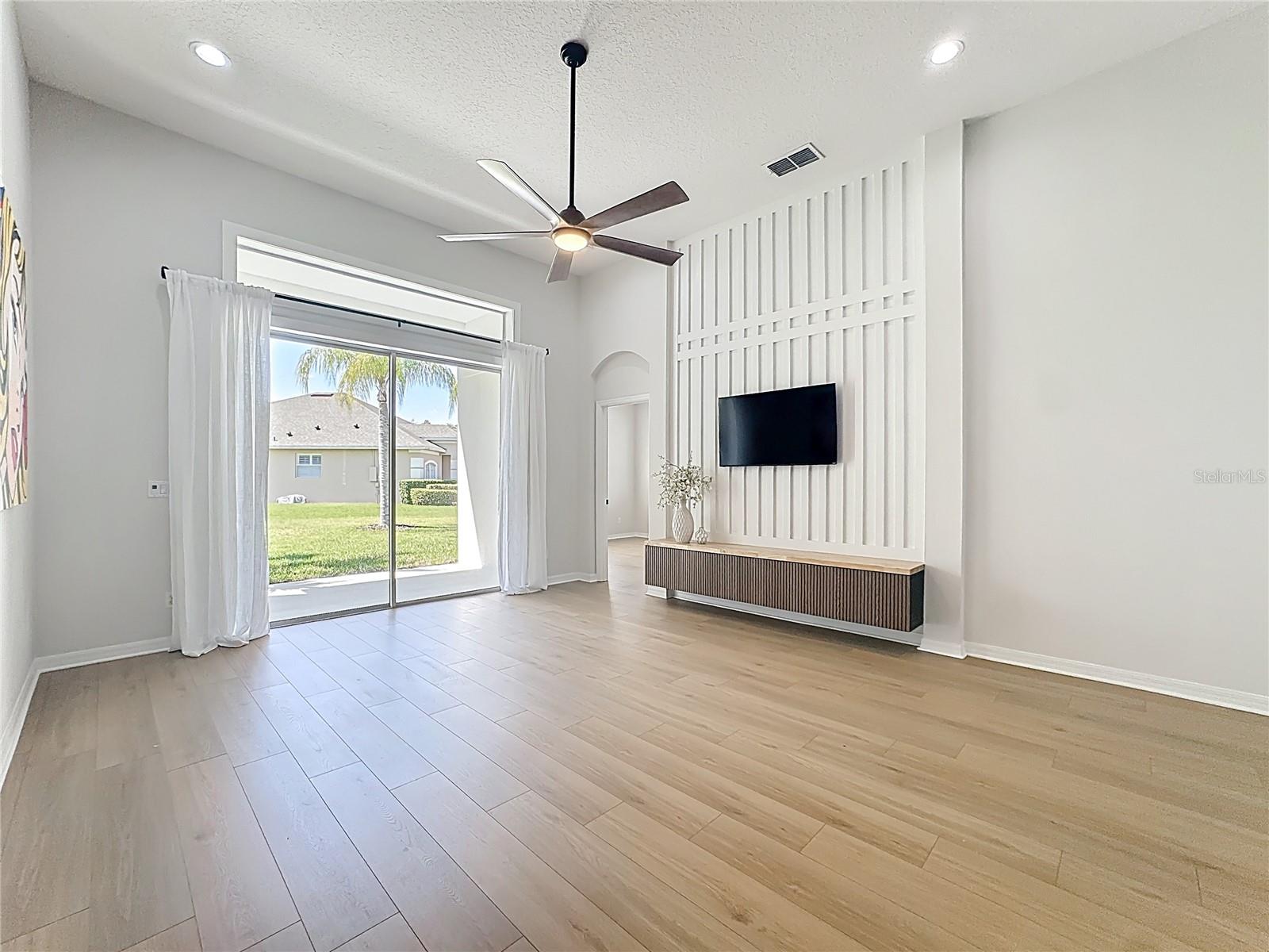 Image 9 of 58 For 336 Courtlea Park Drive