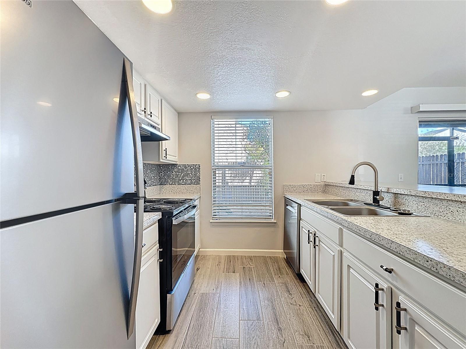 Image 16 of 44 For 1921 Ludlow Lane 3604