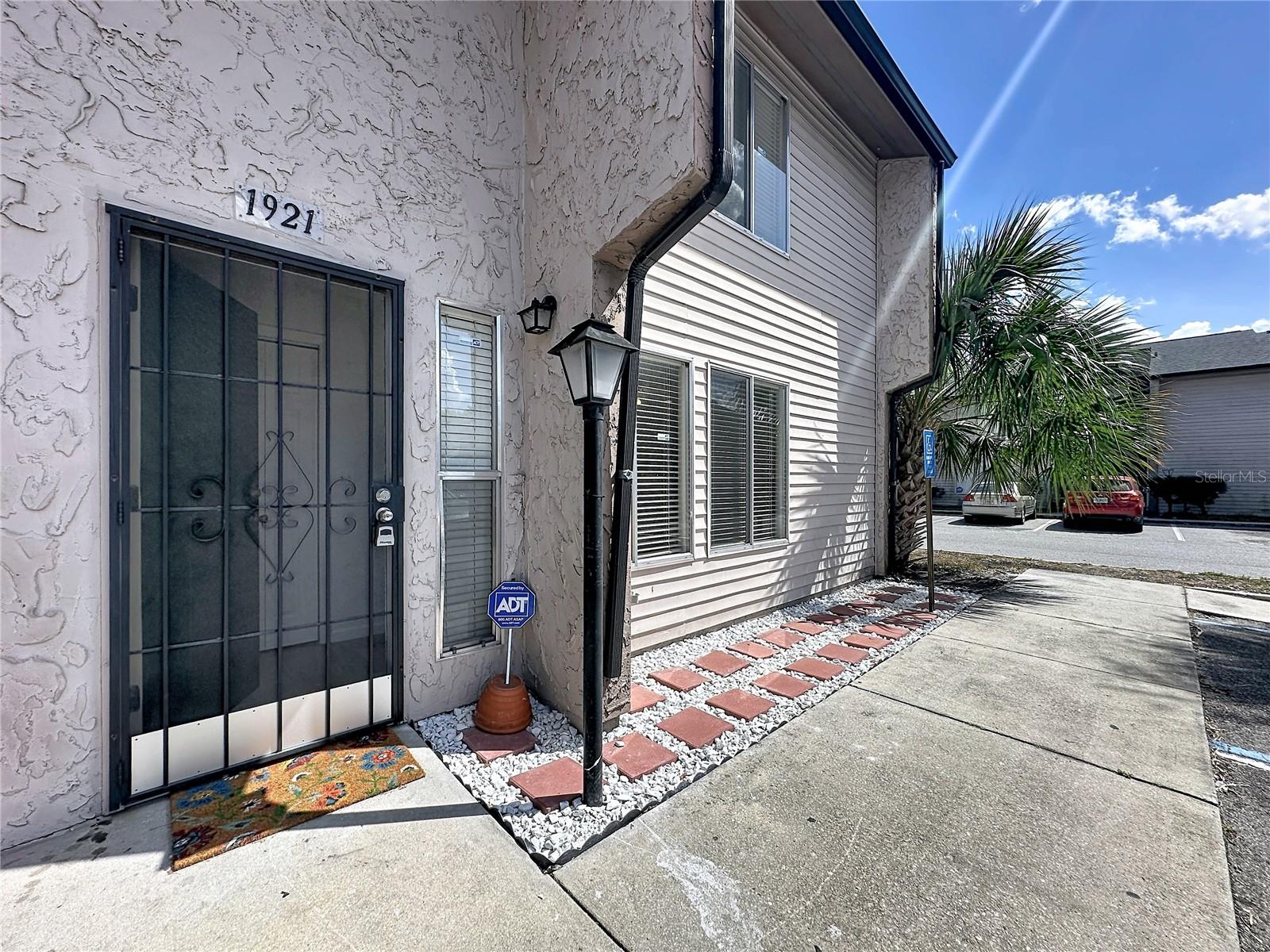 Image 2 of 44 For 1921 Ludlow Lane 3604