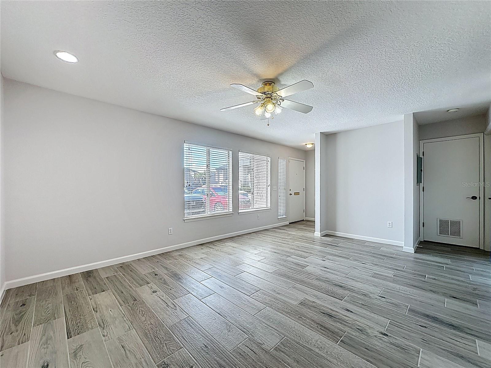 Image 5 of 44 For 1921 Ludlow Lane 3604