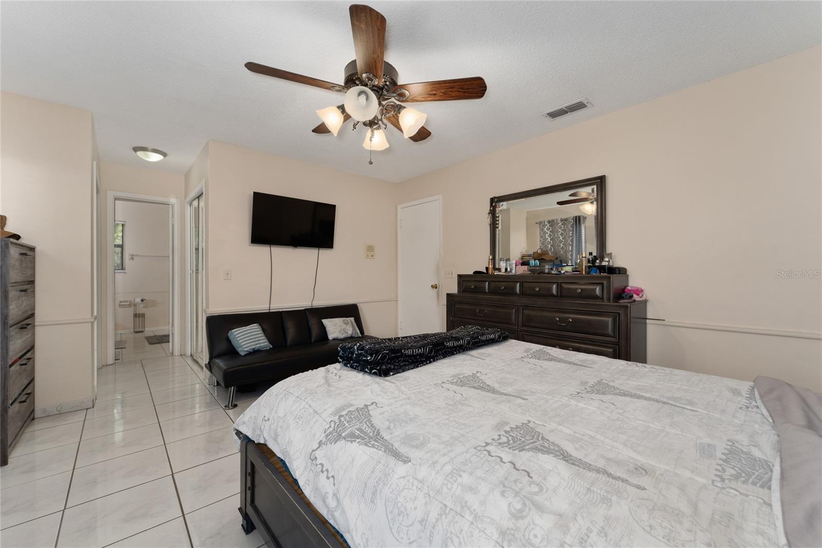 Image 17 of 34 For 8713 Catbriar Bay Way