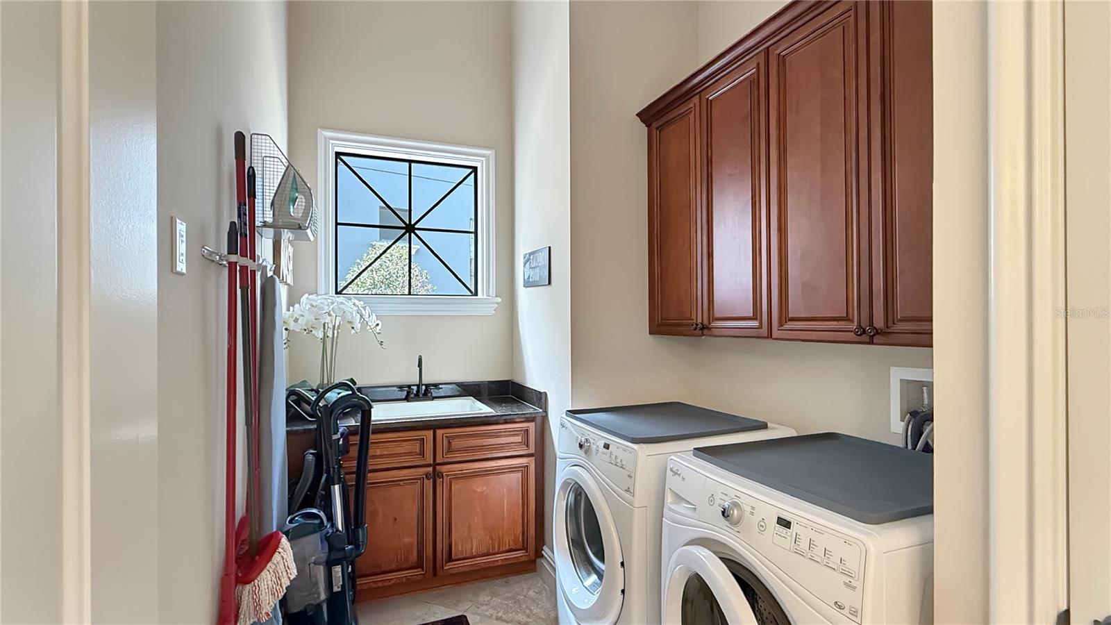 Image 33 of 67 For 451 Muirfield Loop