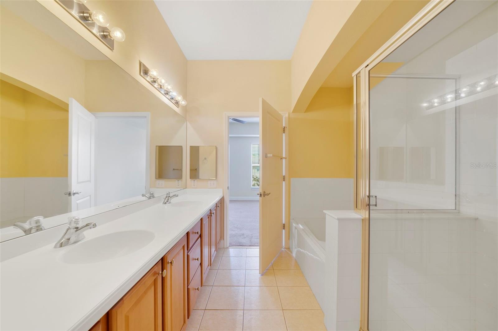 Image 23 of 30 For 1231 Wright Circle 307