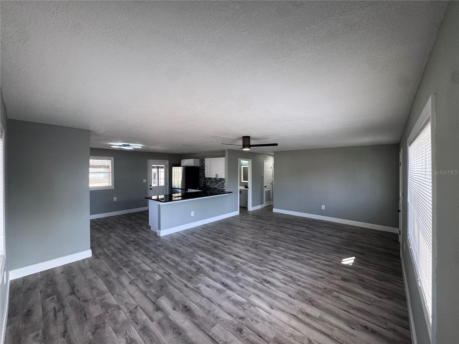 Image 11 of 24 For 1121 Edith Avenue