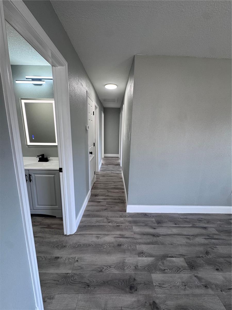 Image 14 of 24 For 1121 Edith Avenue