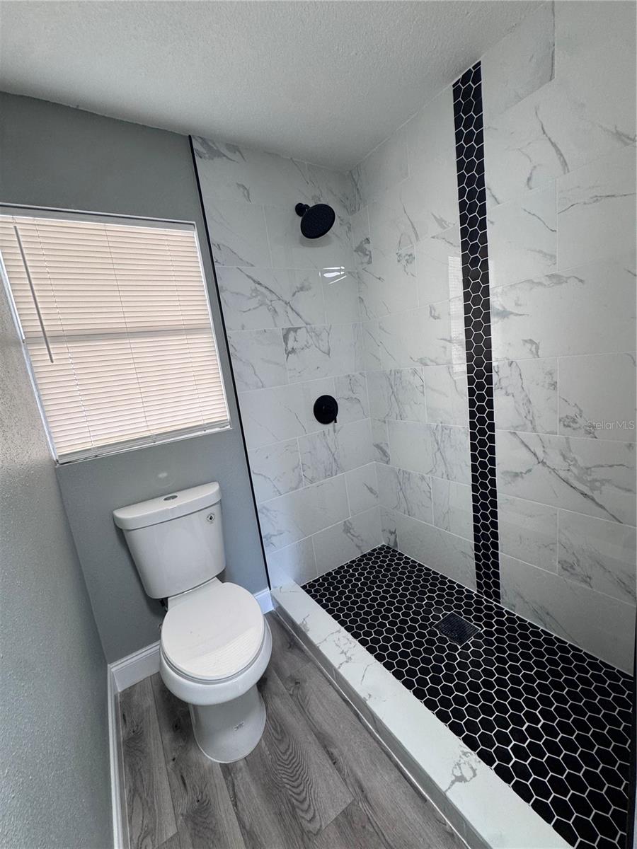 Image 17 of 24 For 1121 Edith Avenue