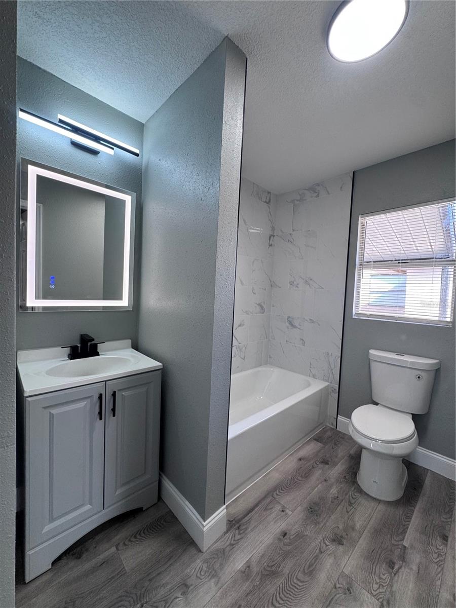 Image 19 of 24 For 1121 Edith Avenue