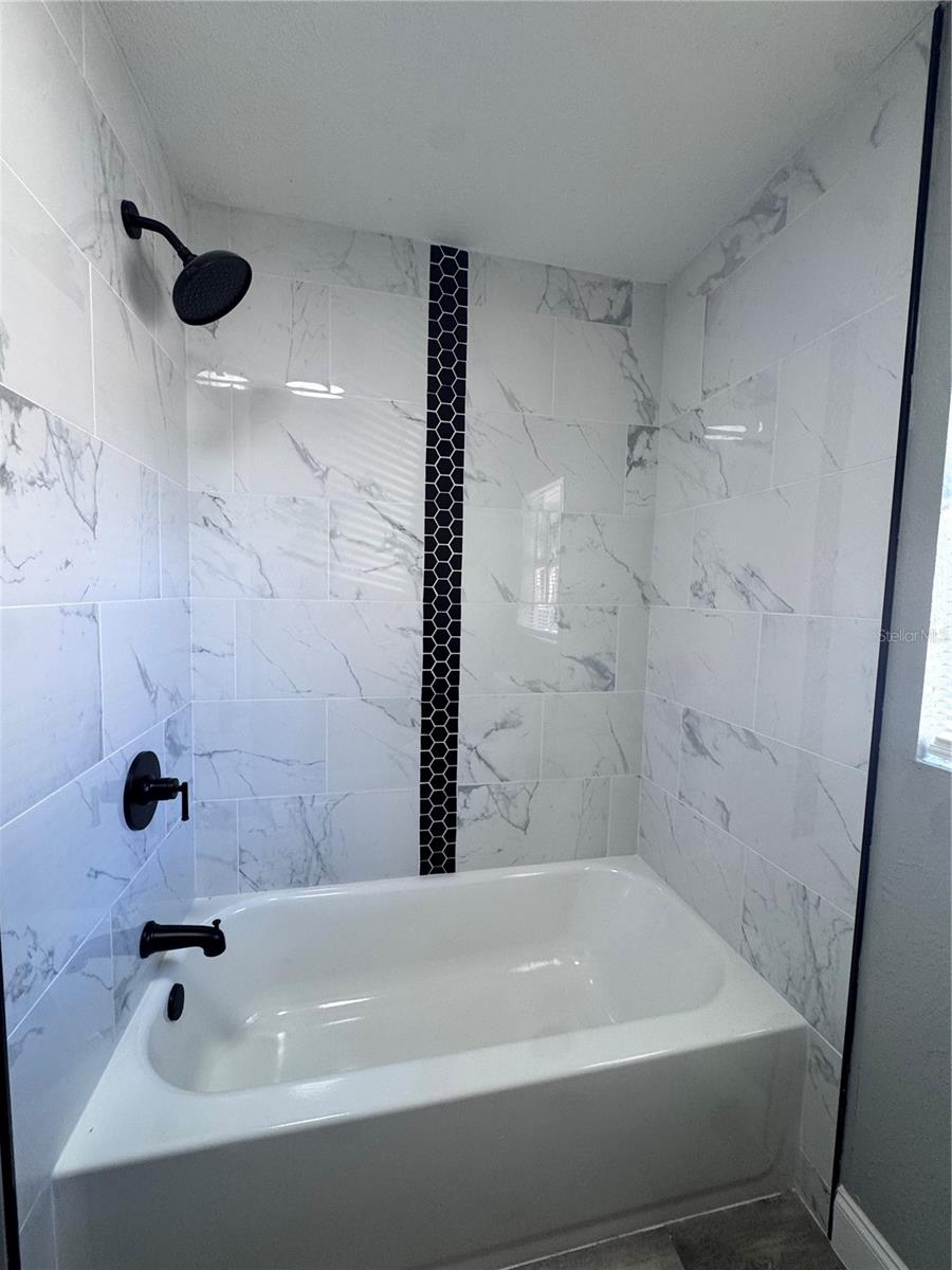 Image 20 of 24 For 1121 Edith Avenue