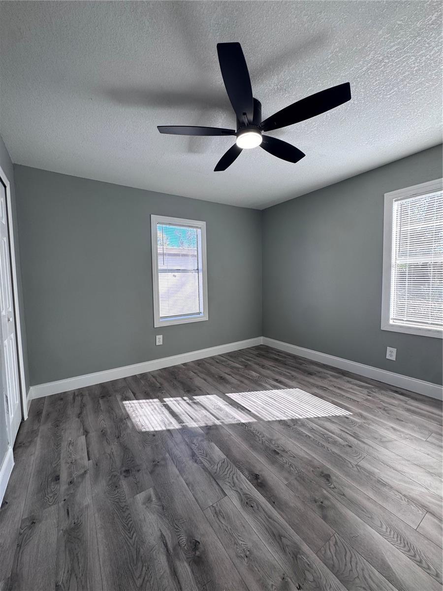 Image 22 of 24 For 1121 Edith Avenue