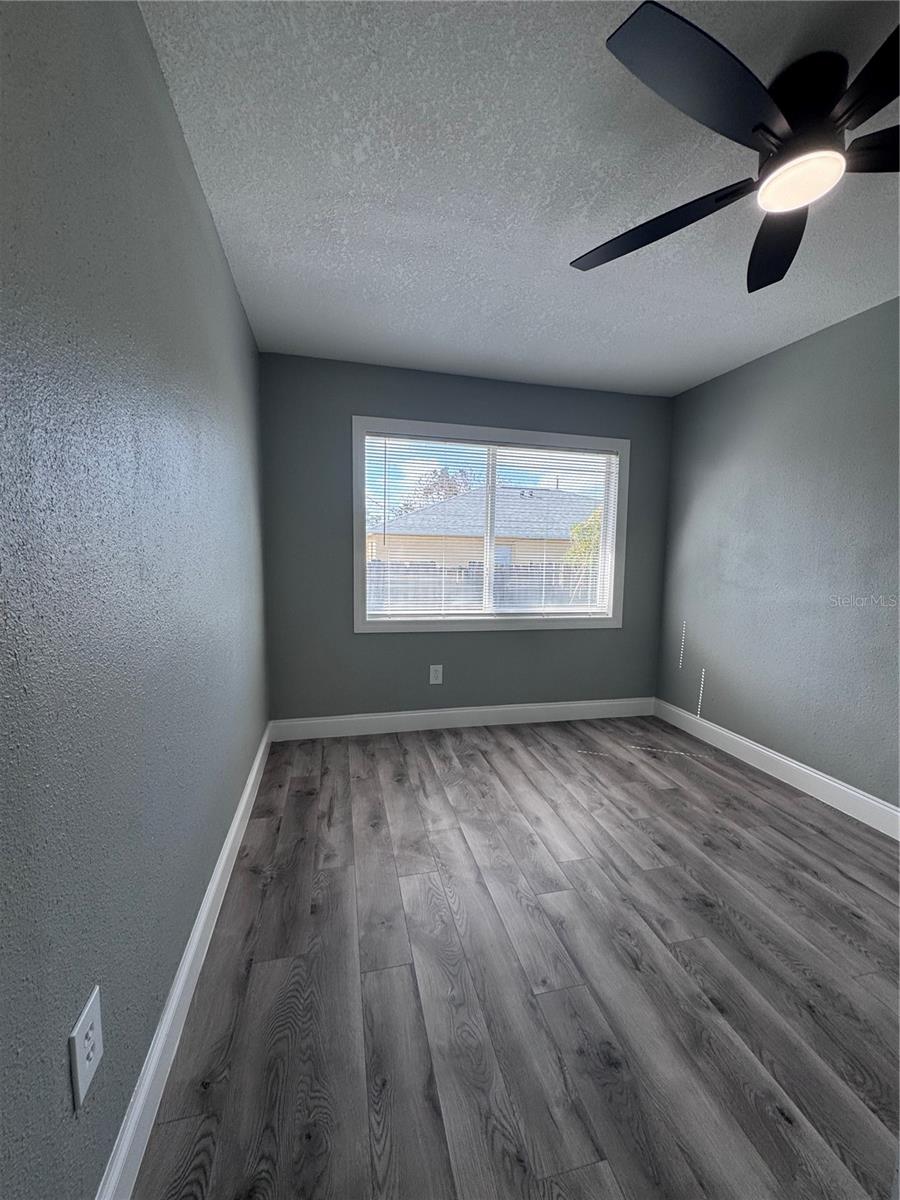 Image 23 of 24 For 1121 Edith Avenue