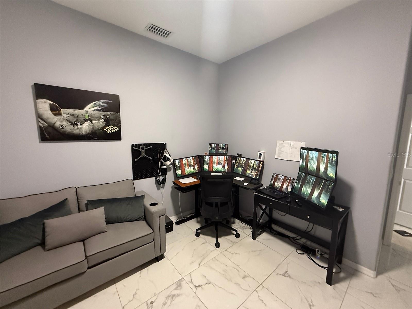 Image 21 of 45 For 5690 Merlin Way