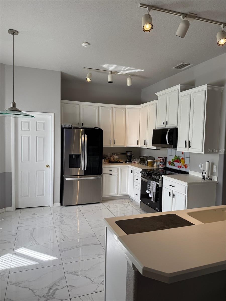 Image 31 of 45 For 5690 Merlin Way