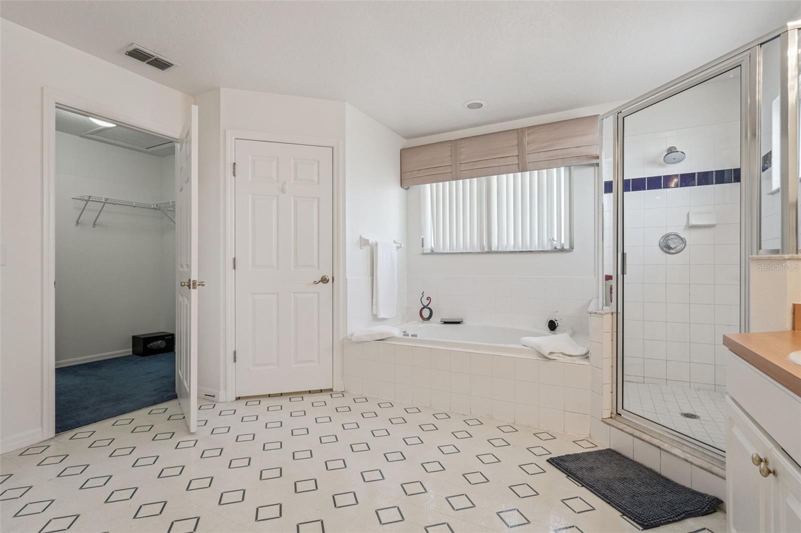 Image 24 of 52 For 8432 Rising Star Court