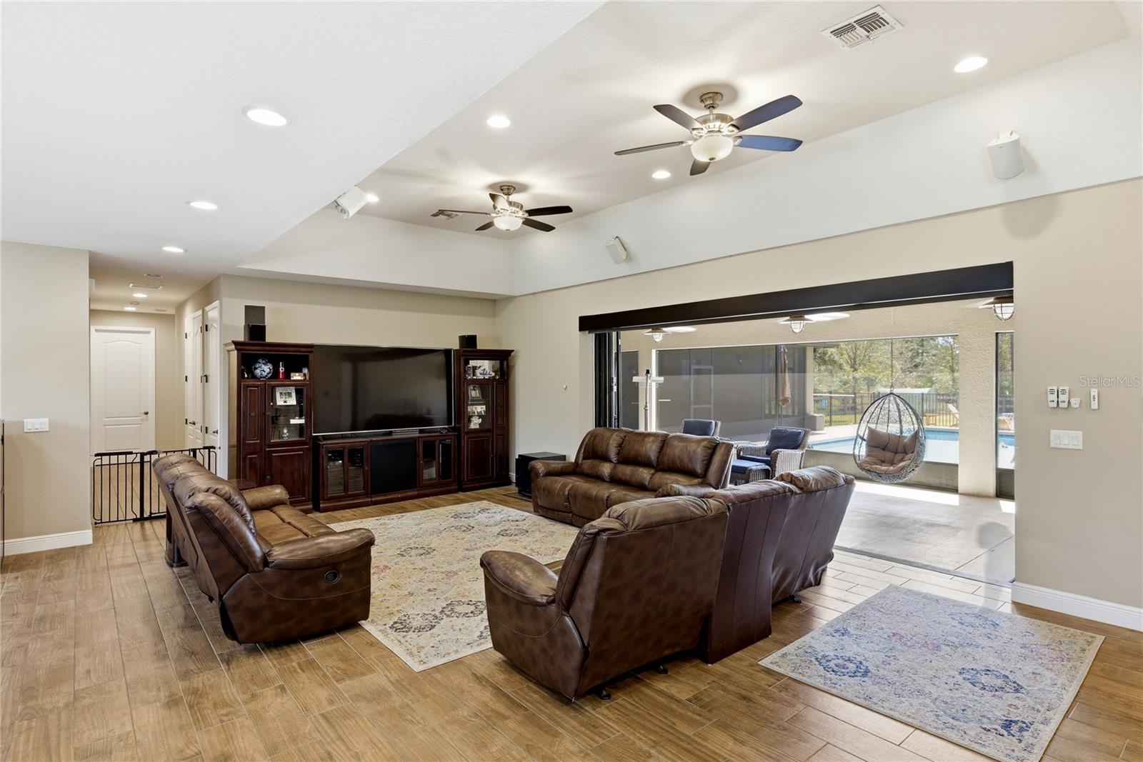 Image 11 of 63 For 3509 Coronet Avenue