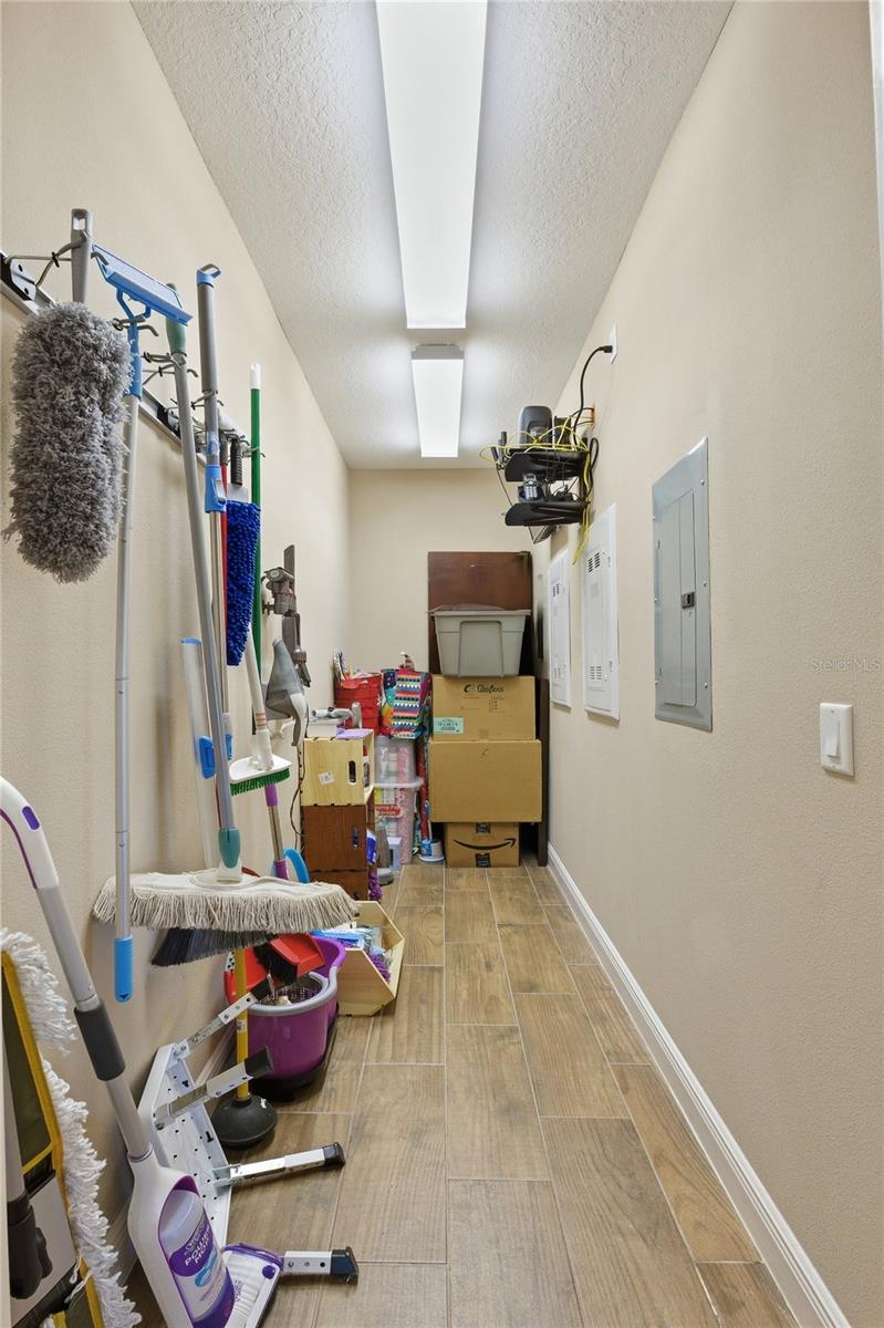 Image 33 of 63 For 3509 Coronet Avenue