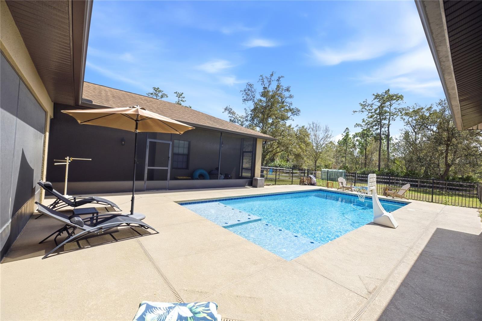 Image 44 of 63 For 3509 Coronet Avenue