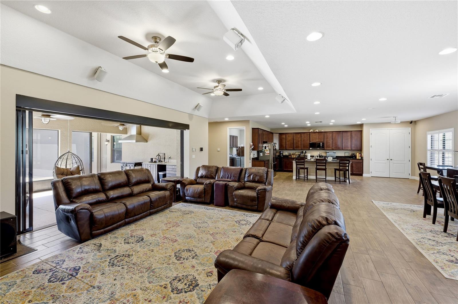 Image 9 of 63 For 3509 Coronet Avenue