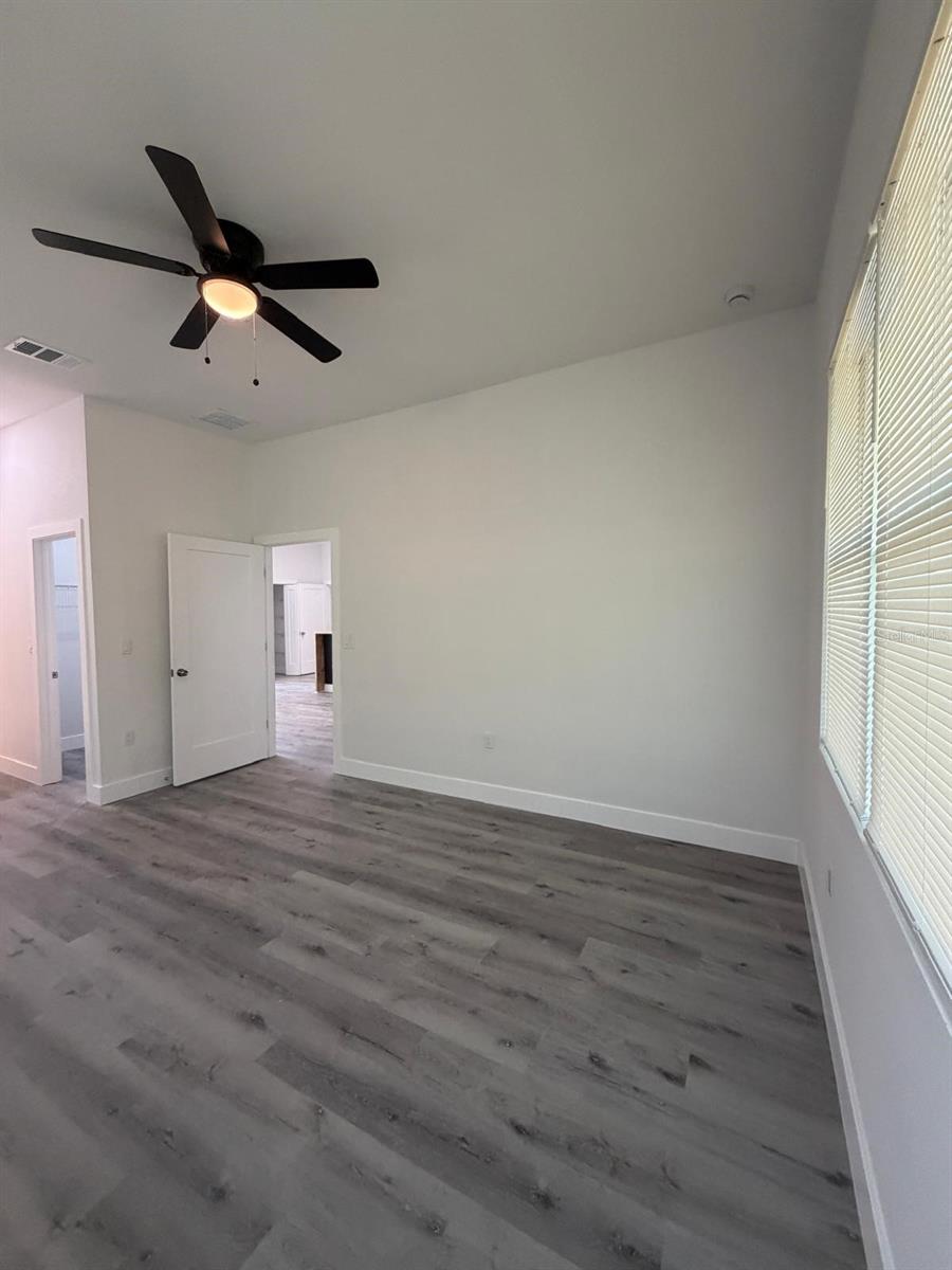 Image 12 of 20 For 122 Naomi Place