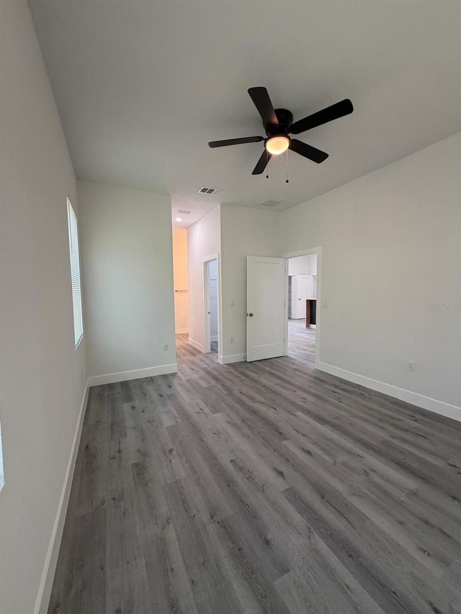 Image 15 of 20 For 122 Naomi Place