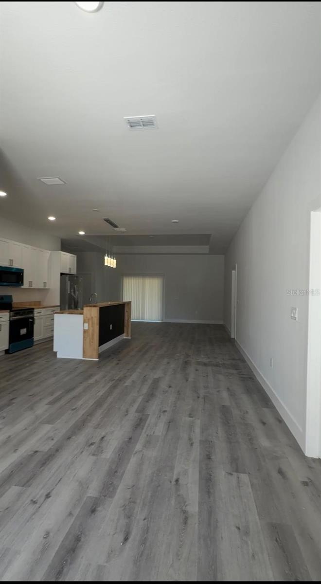 Image 2 of 20 For 122 Naomi Place