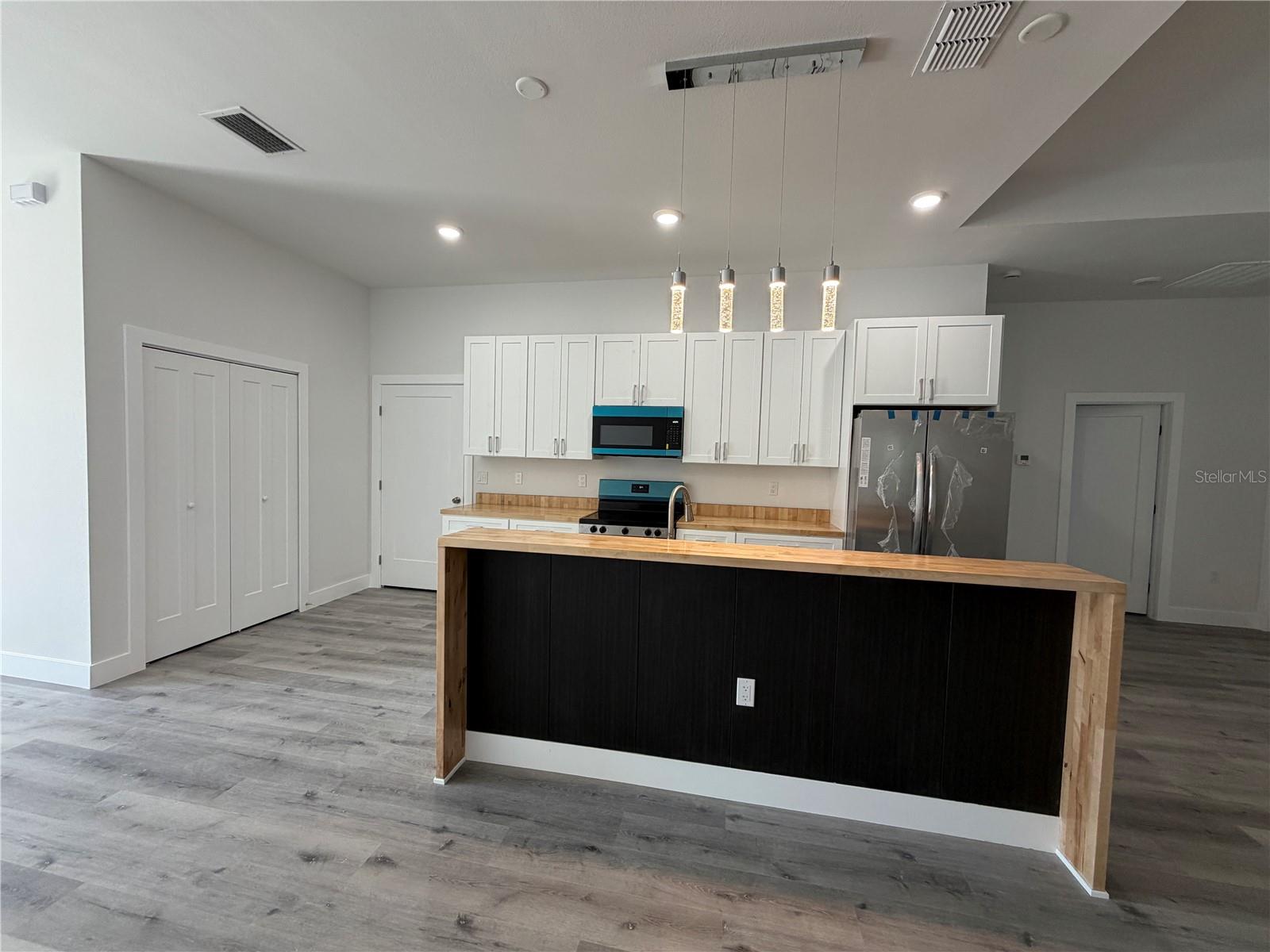 Image 6 of 20 For 122 Naomi Place