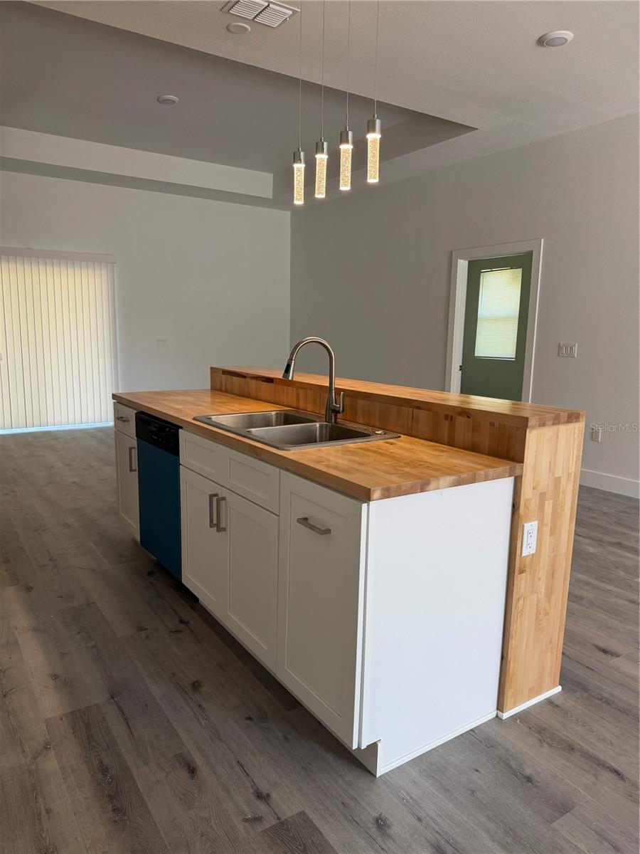 Image 7 of 20 For 122 Naomi Place