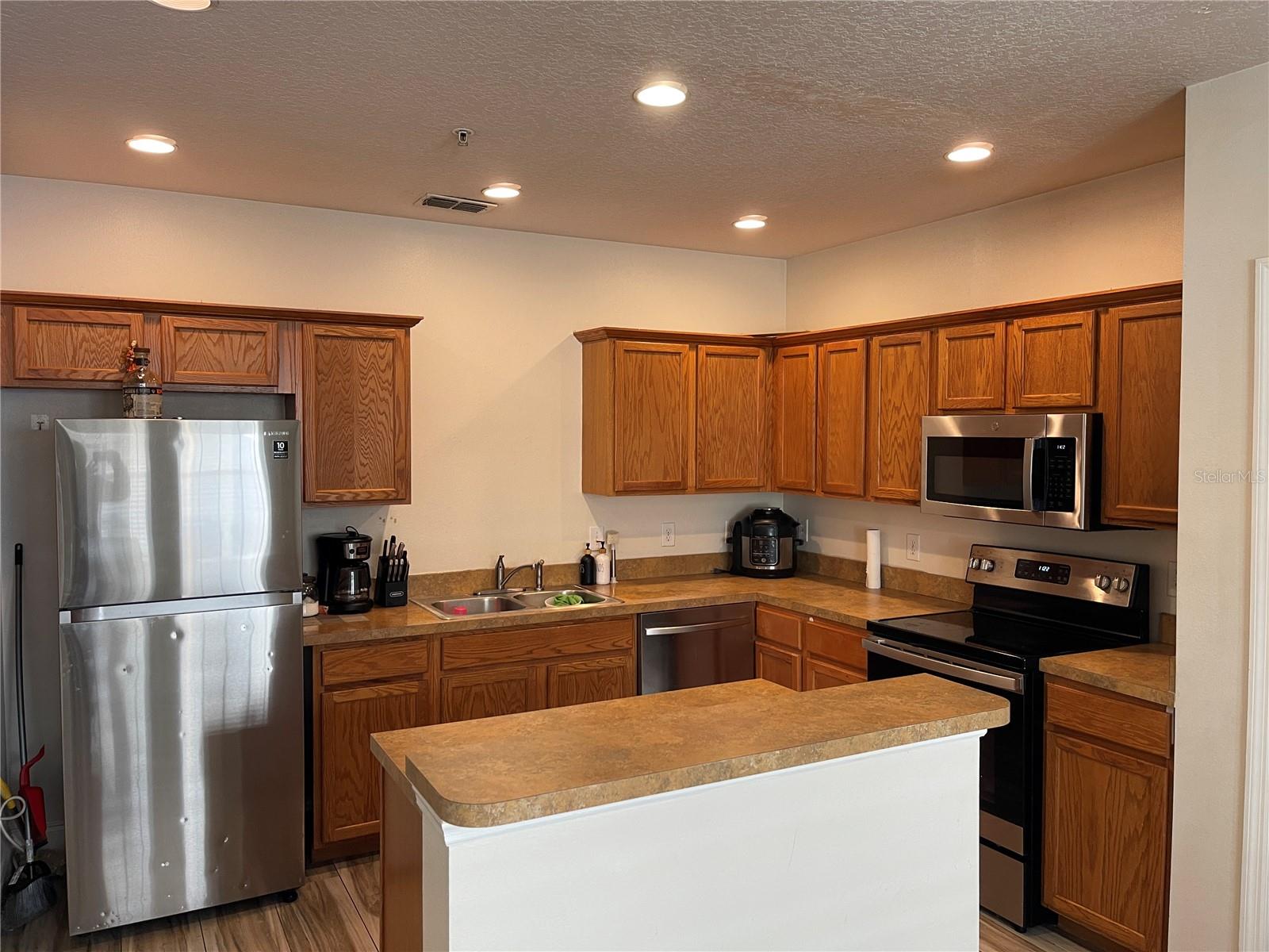 Image 3 of 73 For 2024 Cypress Bay Boulevard