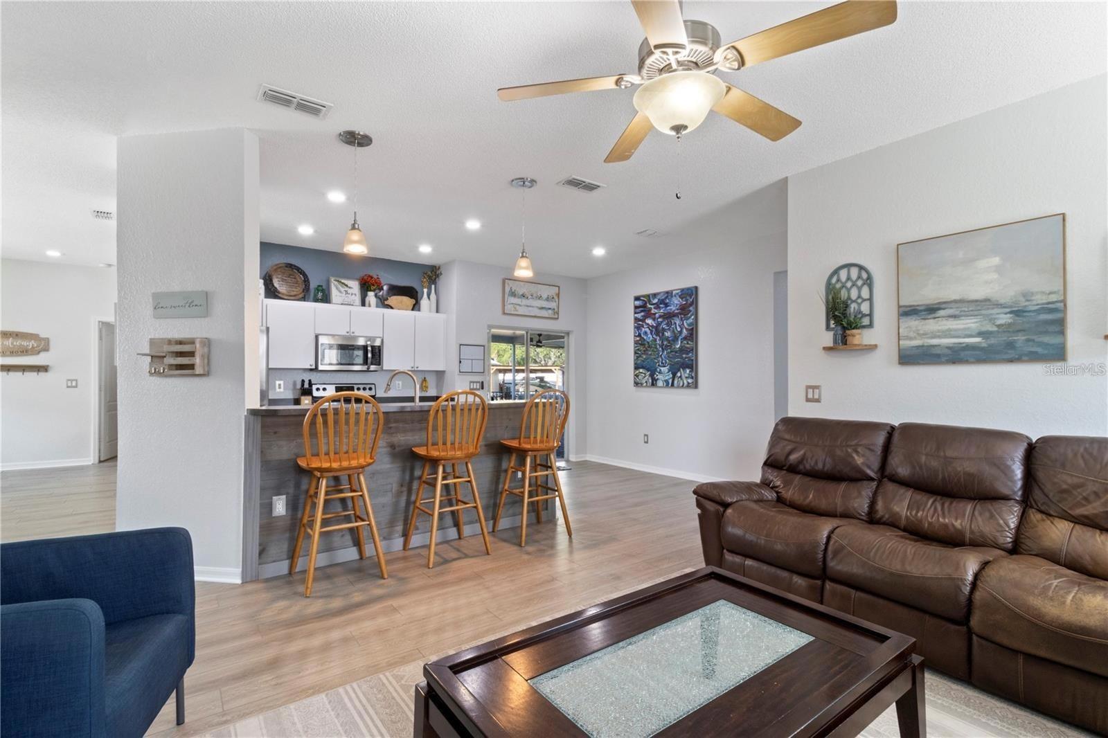 Image 10 of 43 For 6003 Live Oak Drive