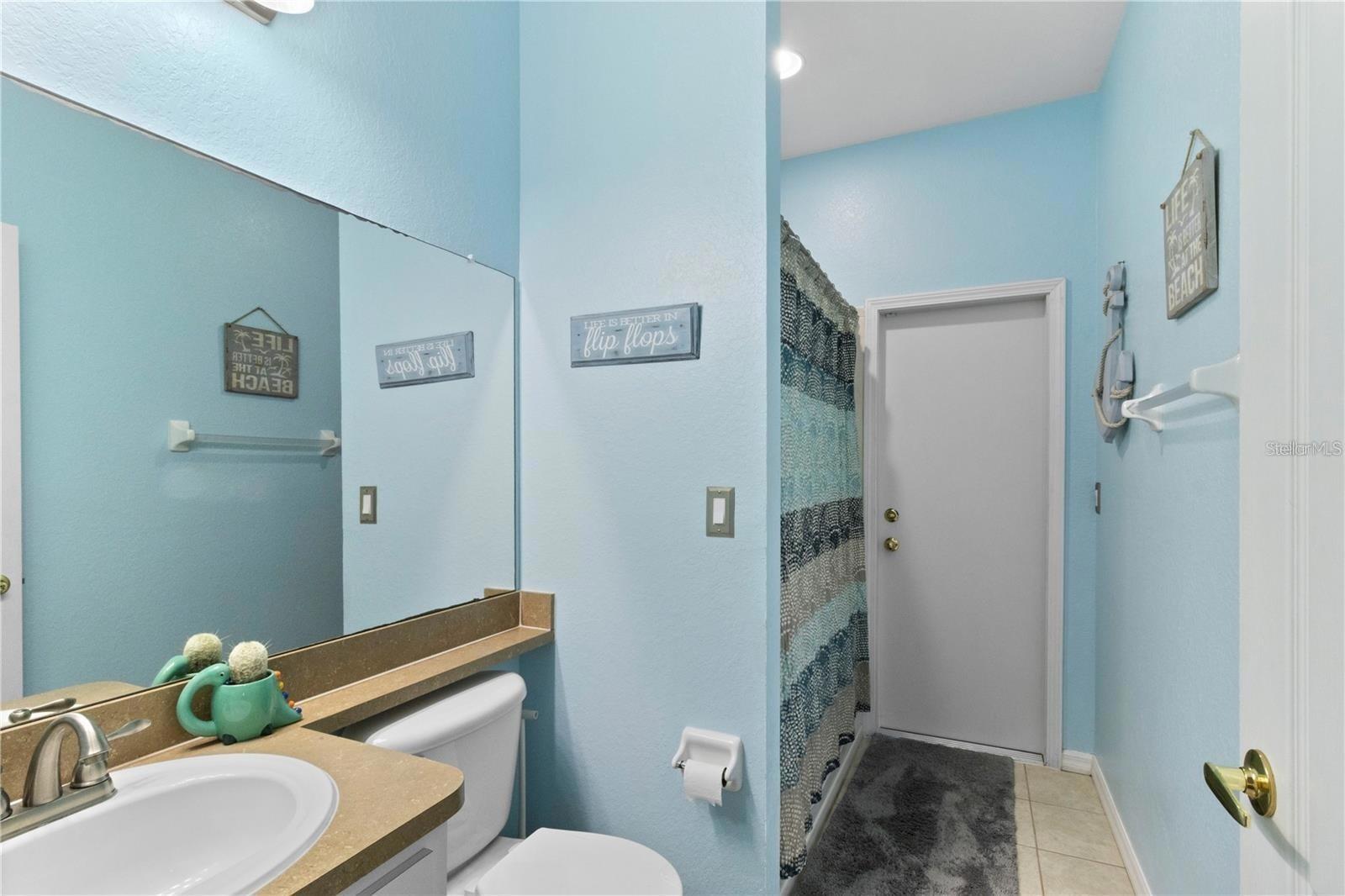 Image 12 of 43 For 6003 Live Oak Drive