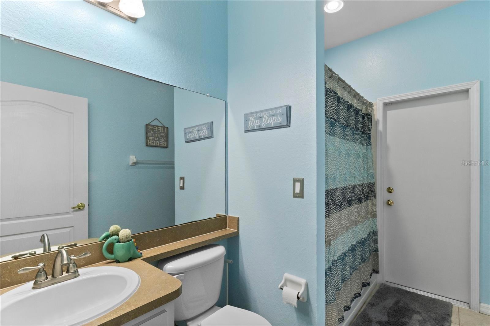 Image 13 of 43 For 6003 Live Oak Drive