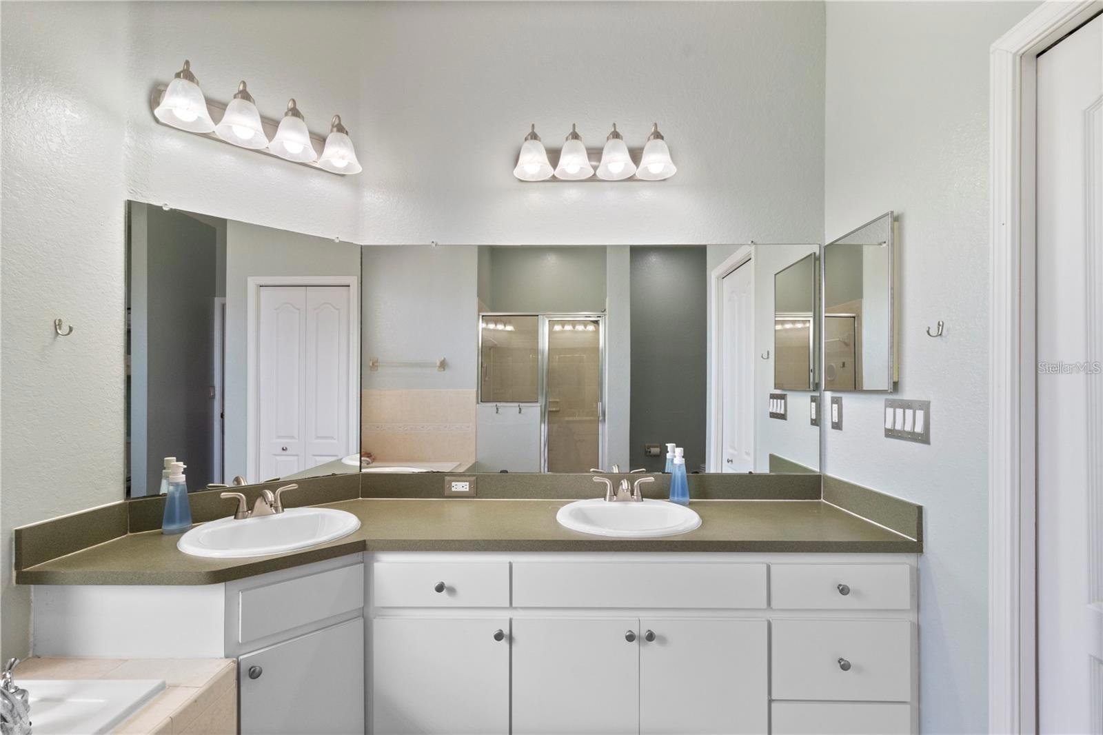 Image 28 of 43 For 6003 Live Oak Drive